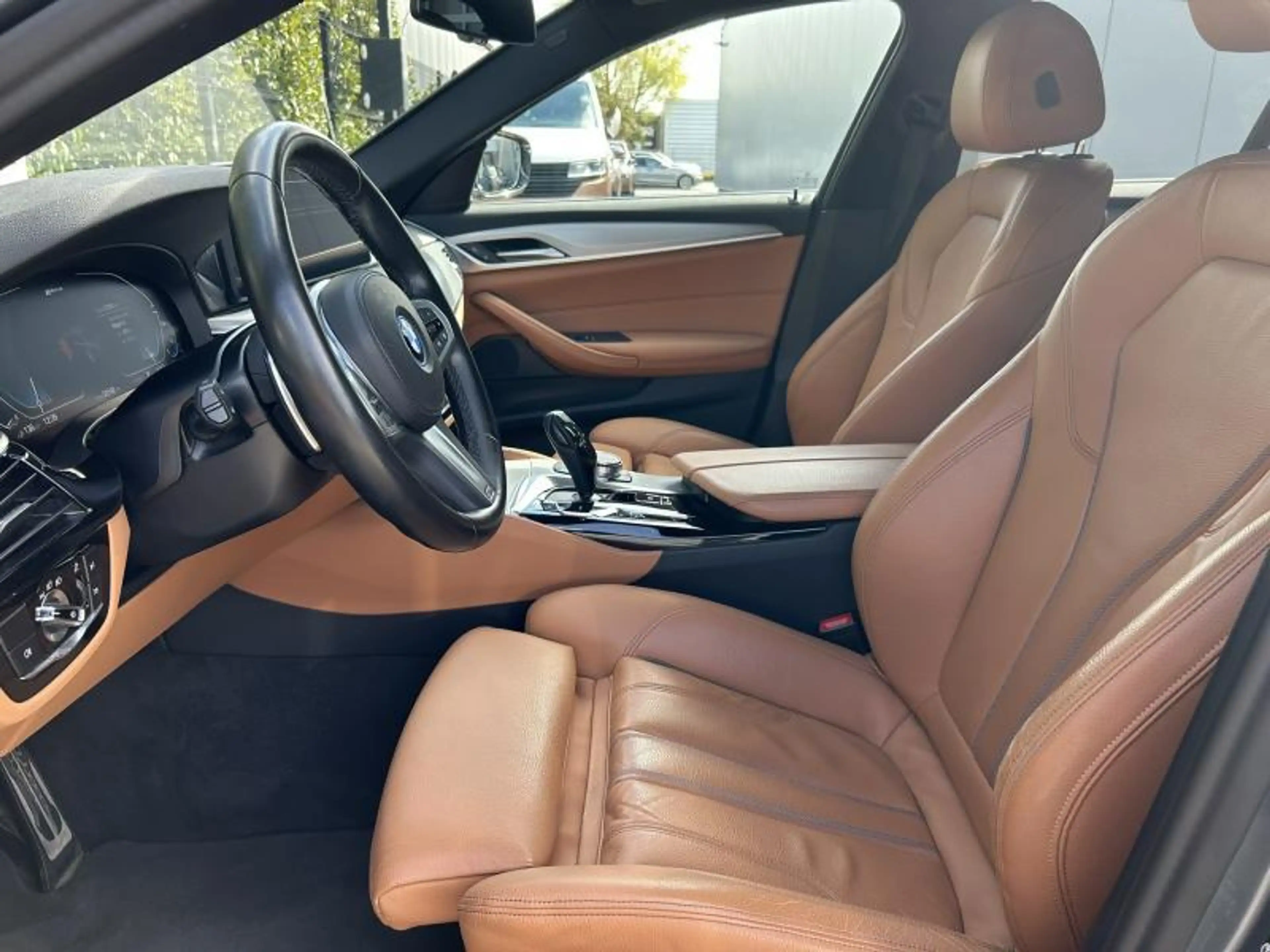 BMW 520 Berline — photo 11