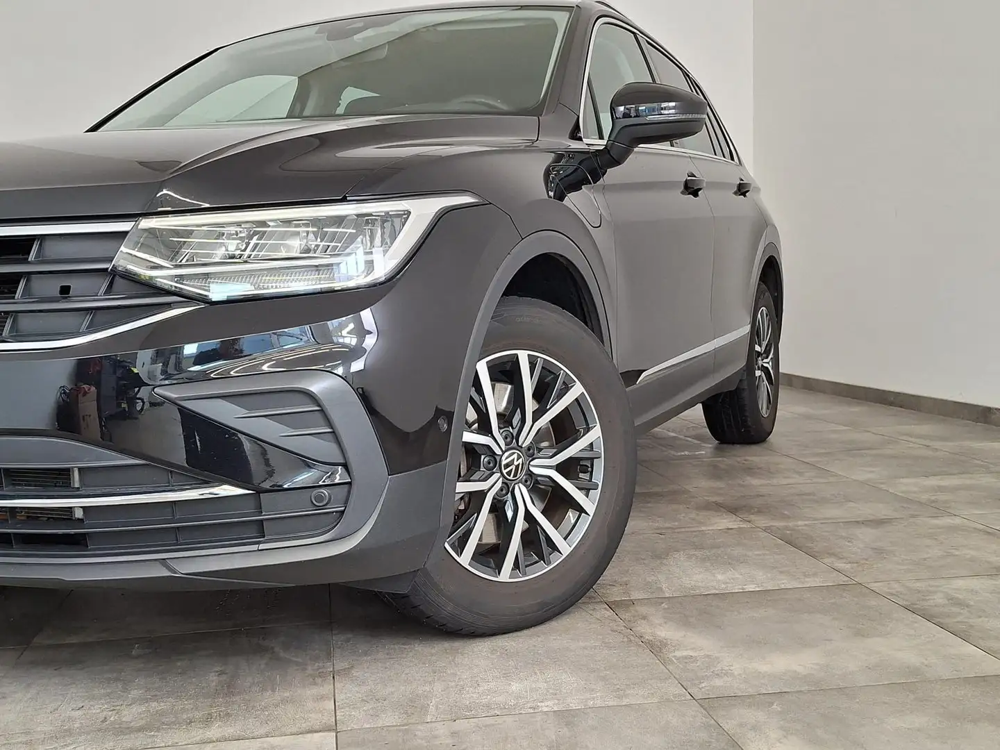 Volkswagen Tiguan Life eHybrid DSG Schwarz - 2