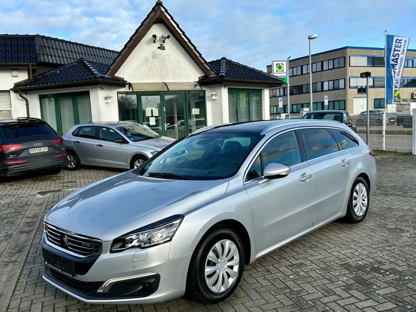 Peugeot 508 SW Allure LED NAVI TEMPOMAT SHZ TEILLEDER Grau - 1