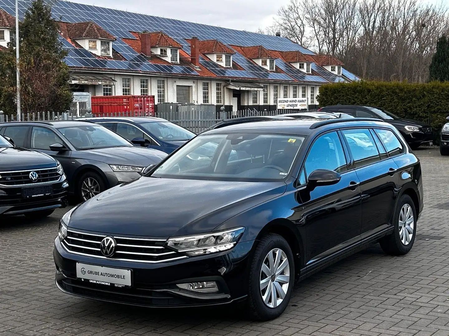 Volkswagen Passat Variant IQ-DRIVE DSG*LED*NAV*SHZ*ACC*CAM Schwarz - 1