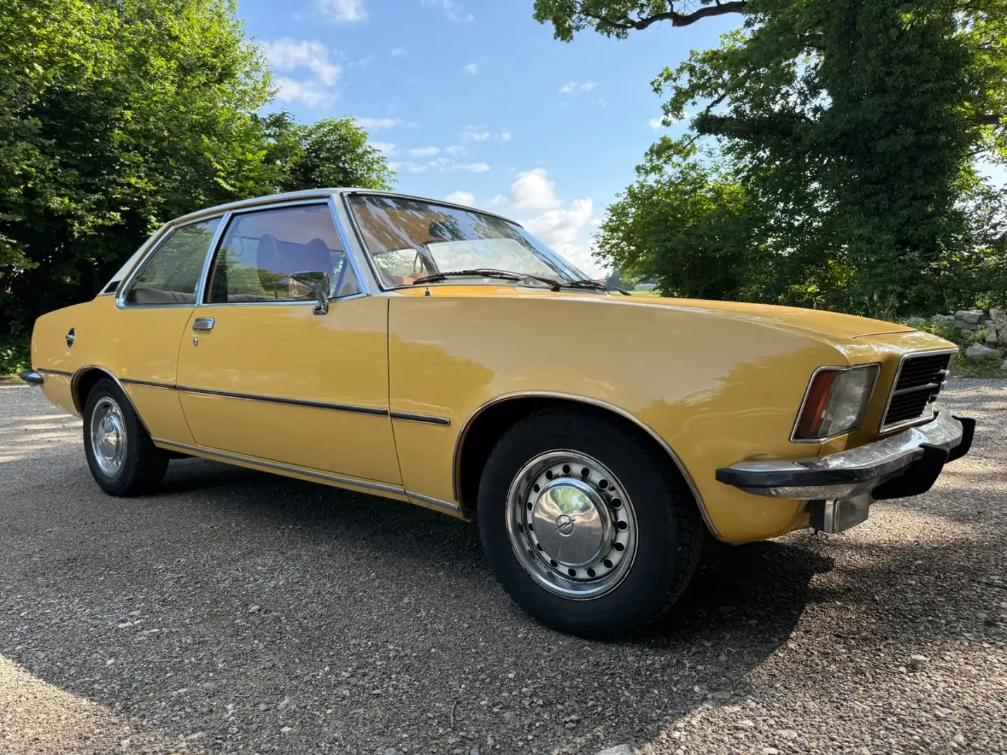 Opel Rekord 2000 Berlina 1 Hand Fahrbereit - 1