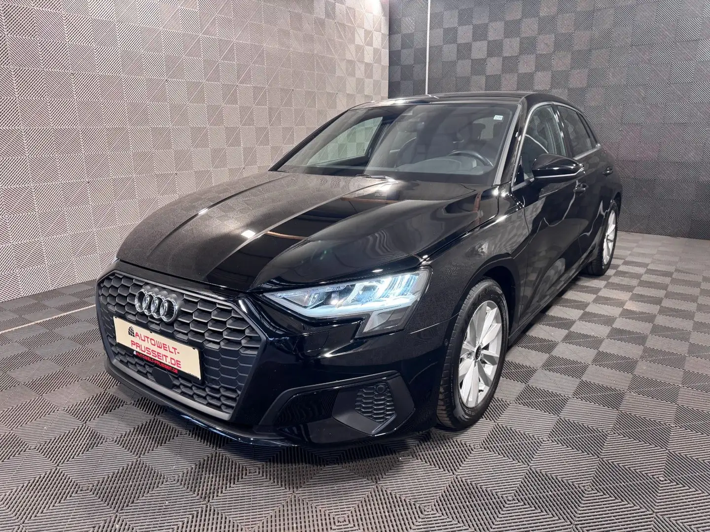 Audi A3 SB 30 TFSI *S-LINE*PANO-ACC-R.KAM-LED-SHZ-LM Schwarz - 2