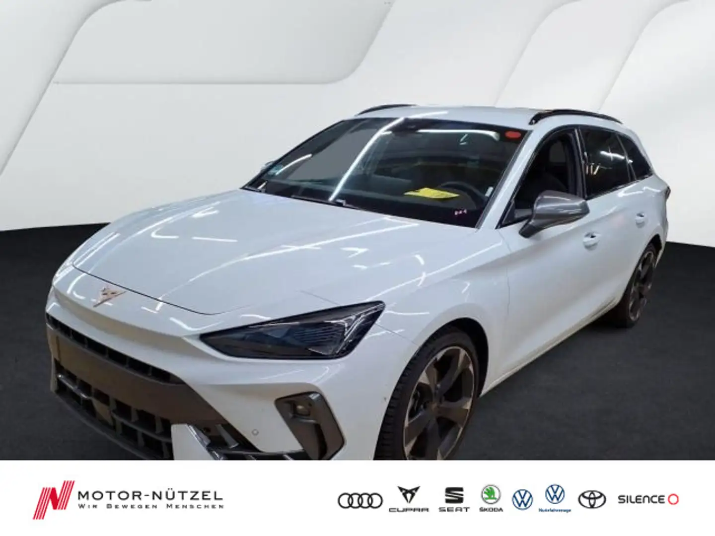 CUPRA Leon ST 1.5 eTSI DSG LED+NAVI+APP+ACC+SHZ+RFK+VC Weiß - 1