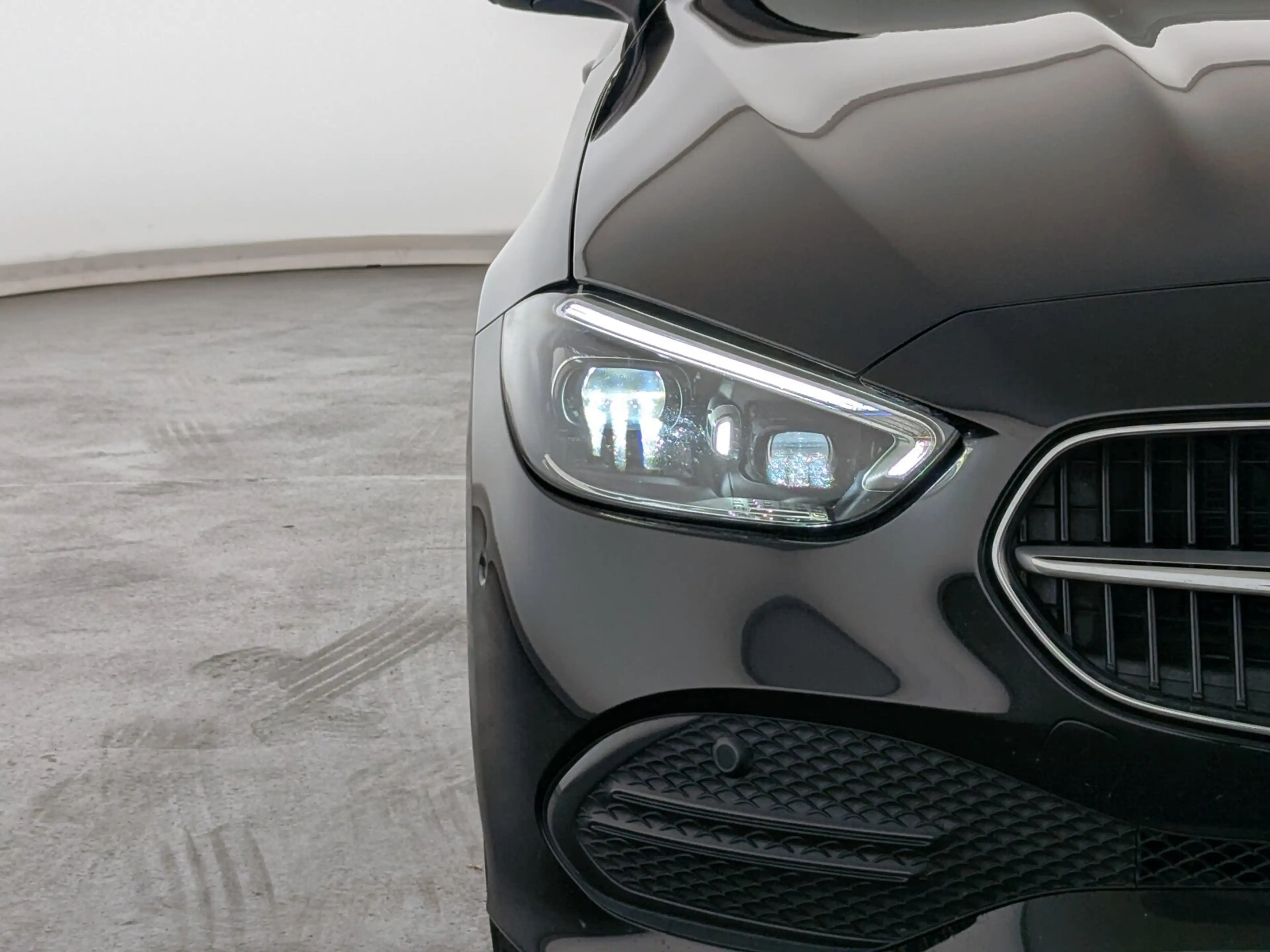 Mercedes-Benz C 220 d T Edition Avantgarde LED+NAVI+AHK+ACC+ Distronic/Park-Assist./L-R Sensor/Dachrel./eFH. — photo 3