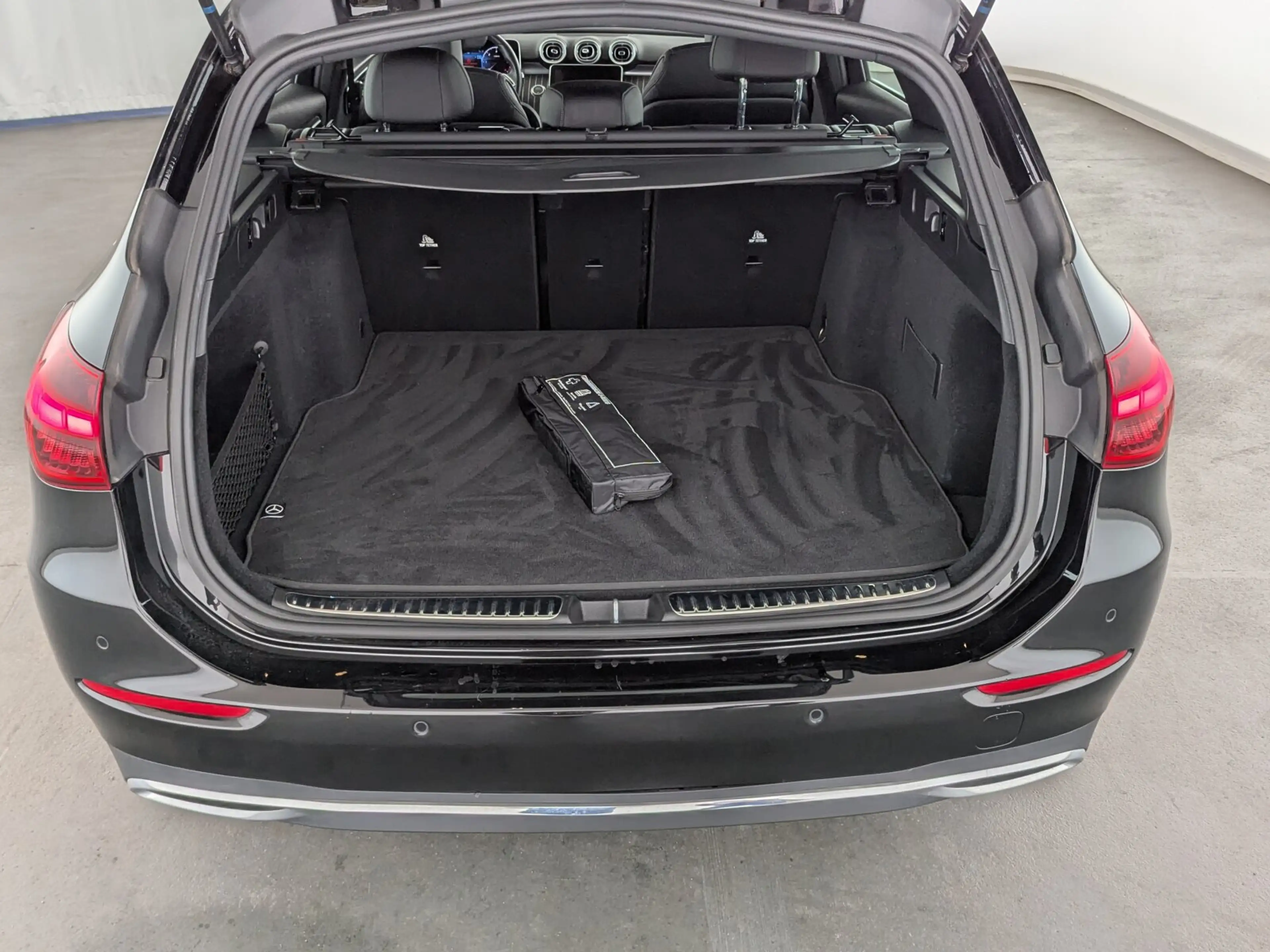 Mercedes-Benz C 220 d T Edition Avantgarde LED+NAVI+AHK+ACC+ Distronic/Park-Assist./L-R Sensor/Dachrel./eFH. — photo 13