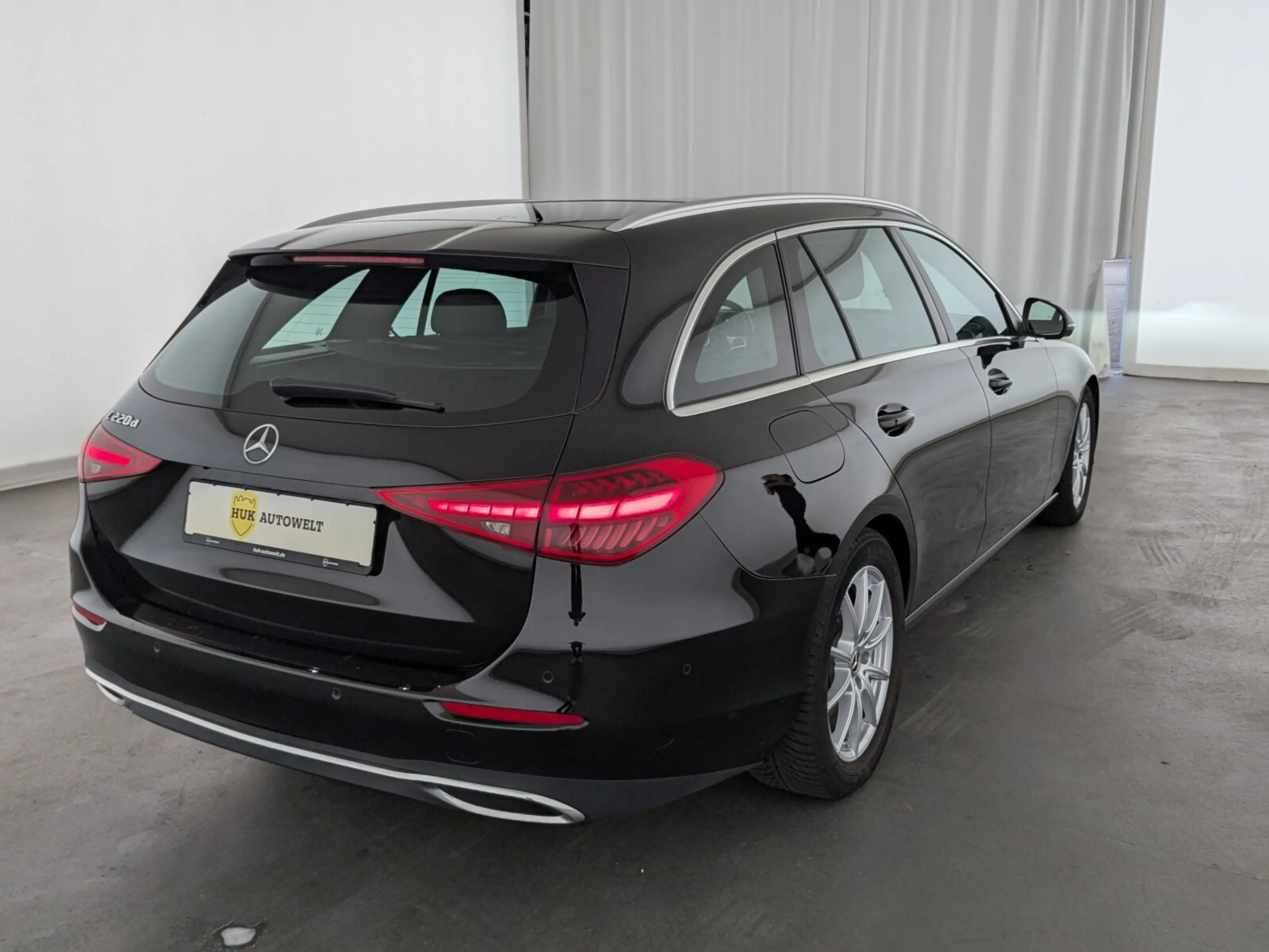 Mercedes-Benz C 220 d T Edition Avantgarde LED+NAVI+AHK+ACC+ Distronic/Park-Assist./L-R Sensor/Dachrel./eFH. — photo 7