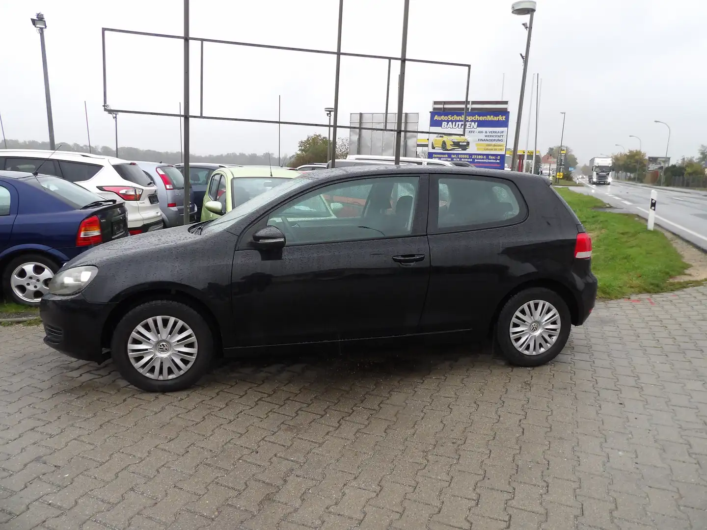 Volkswagen Golf Trendline, Klima, HU-AU NEU Zwart - 2