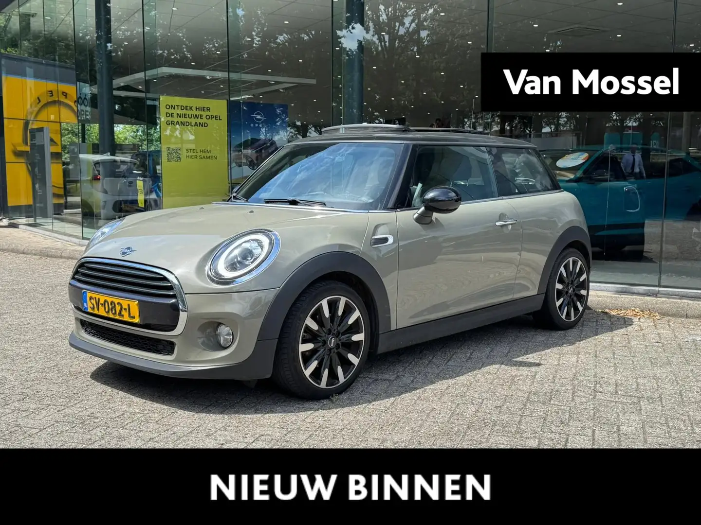 MINI Cooper Mini 1.5 Chili | Panoramadak | Climate Control | N Grijs - 1