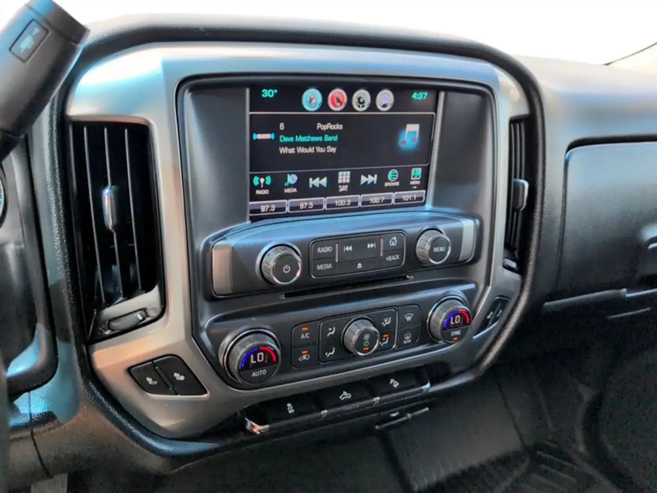 Chevrolet Silverado 1500 снимка Chevrolet Silverado 1500