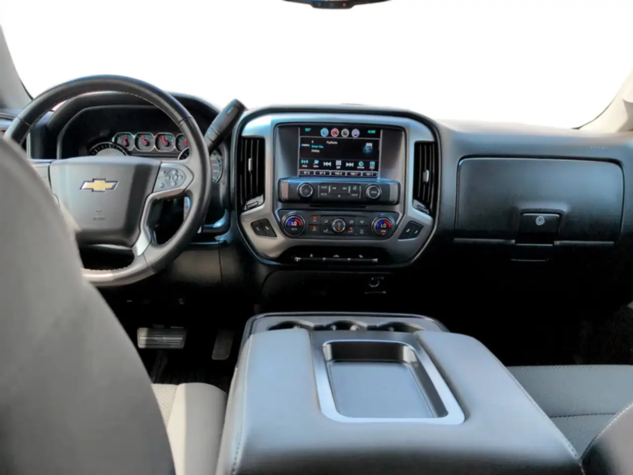 Chevrolet Silverado 1500 снимка Chevrolet Silverado 1500