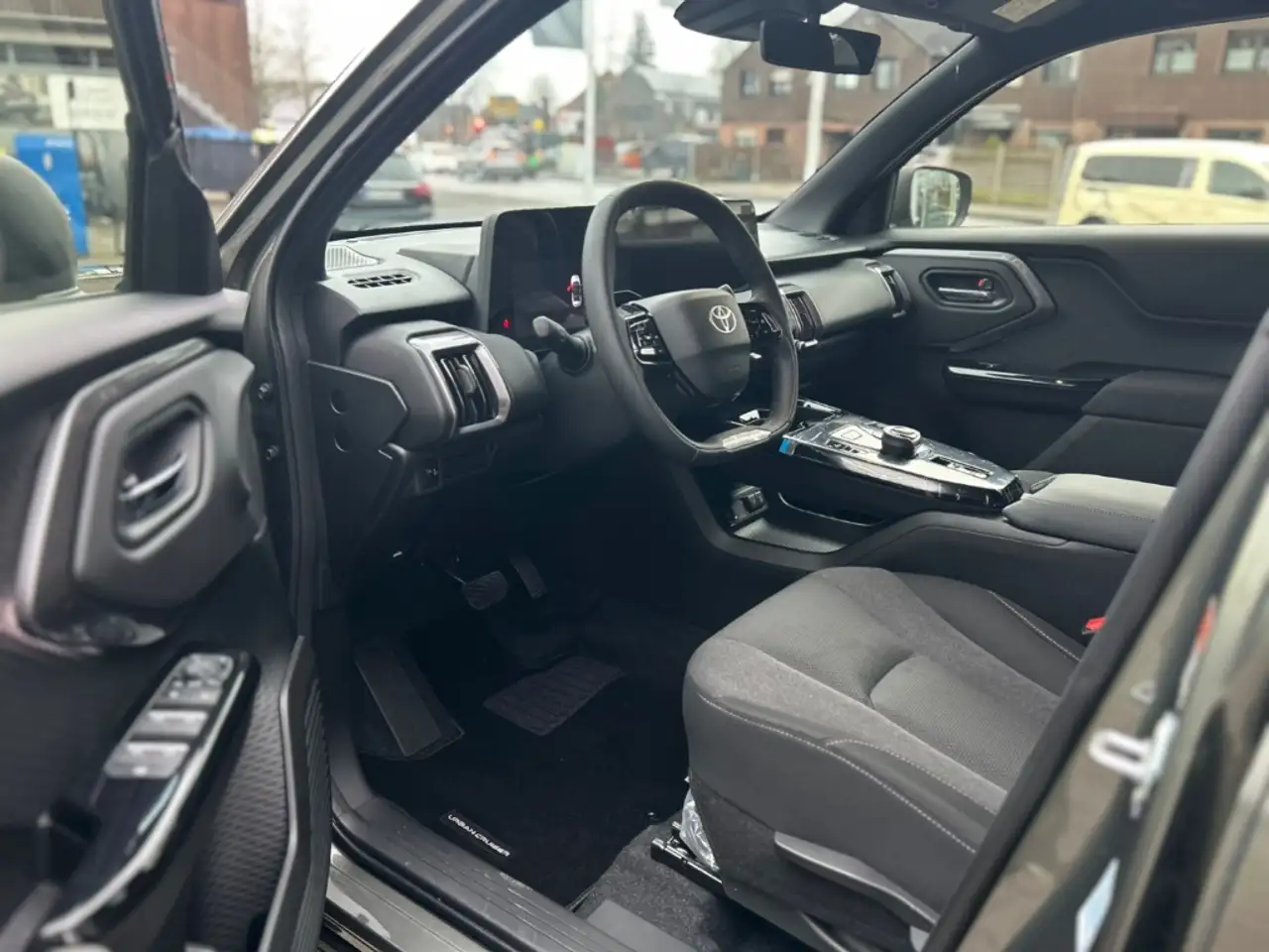 Toyota Urban Cruiser Teamplayer 61kwh SHZ RFK PDC Apple Car play Key Le 10