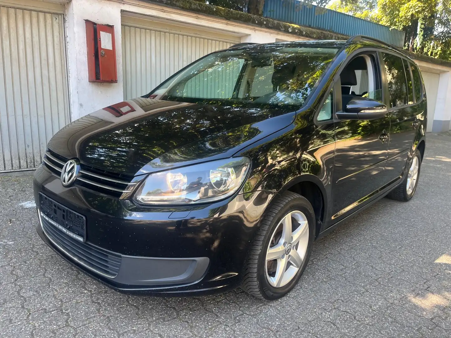 Volkswagen Touran Comfortline, Automatik, 2-Hand,7-Sitzer Schwarz - 1