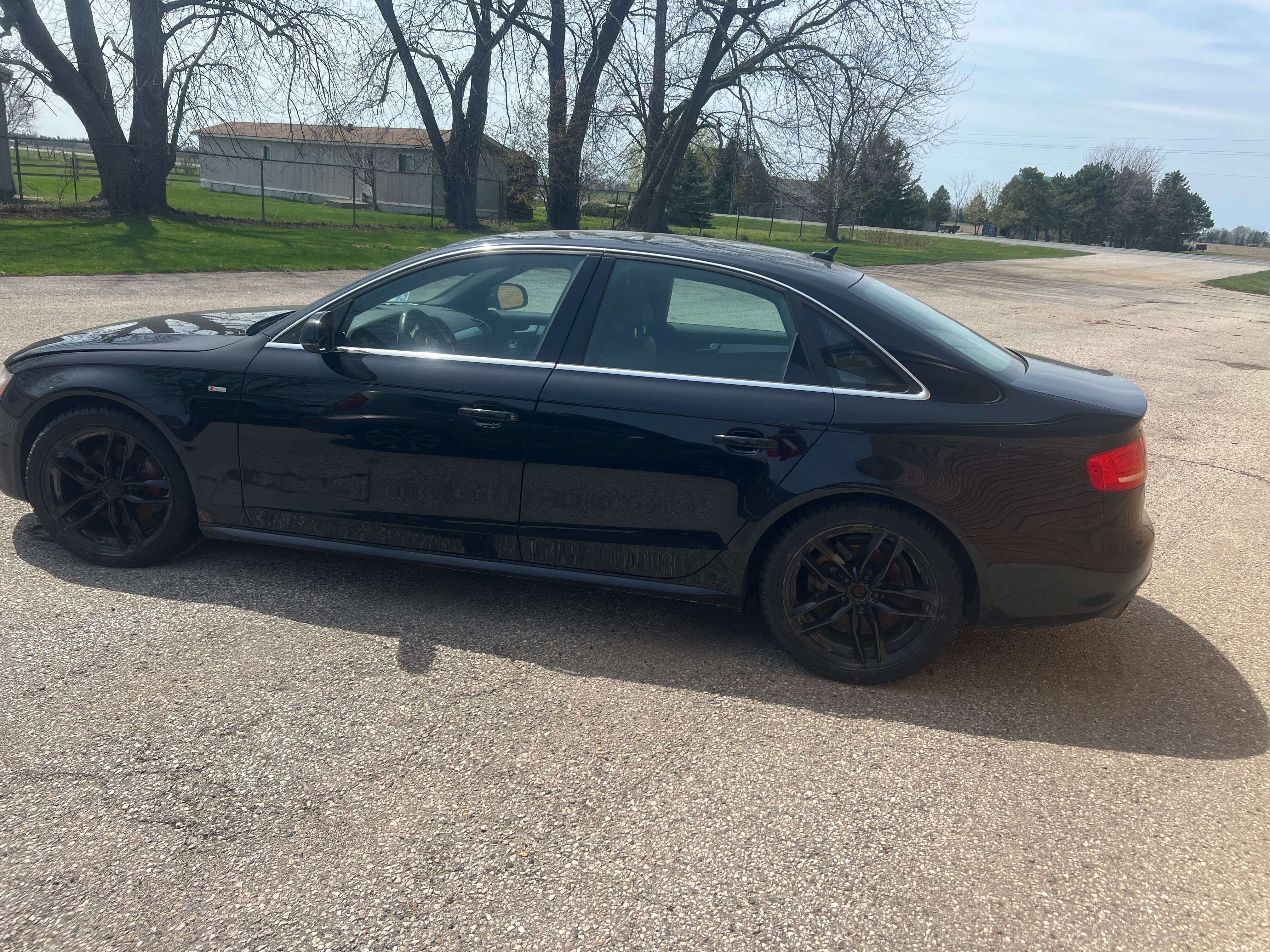 2011 Audi A4 alt 2