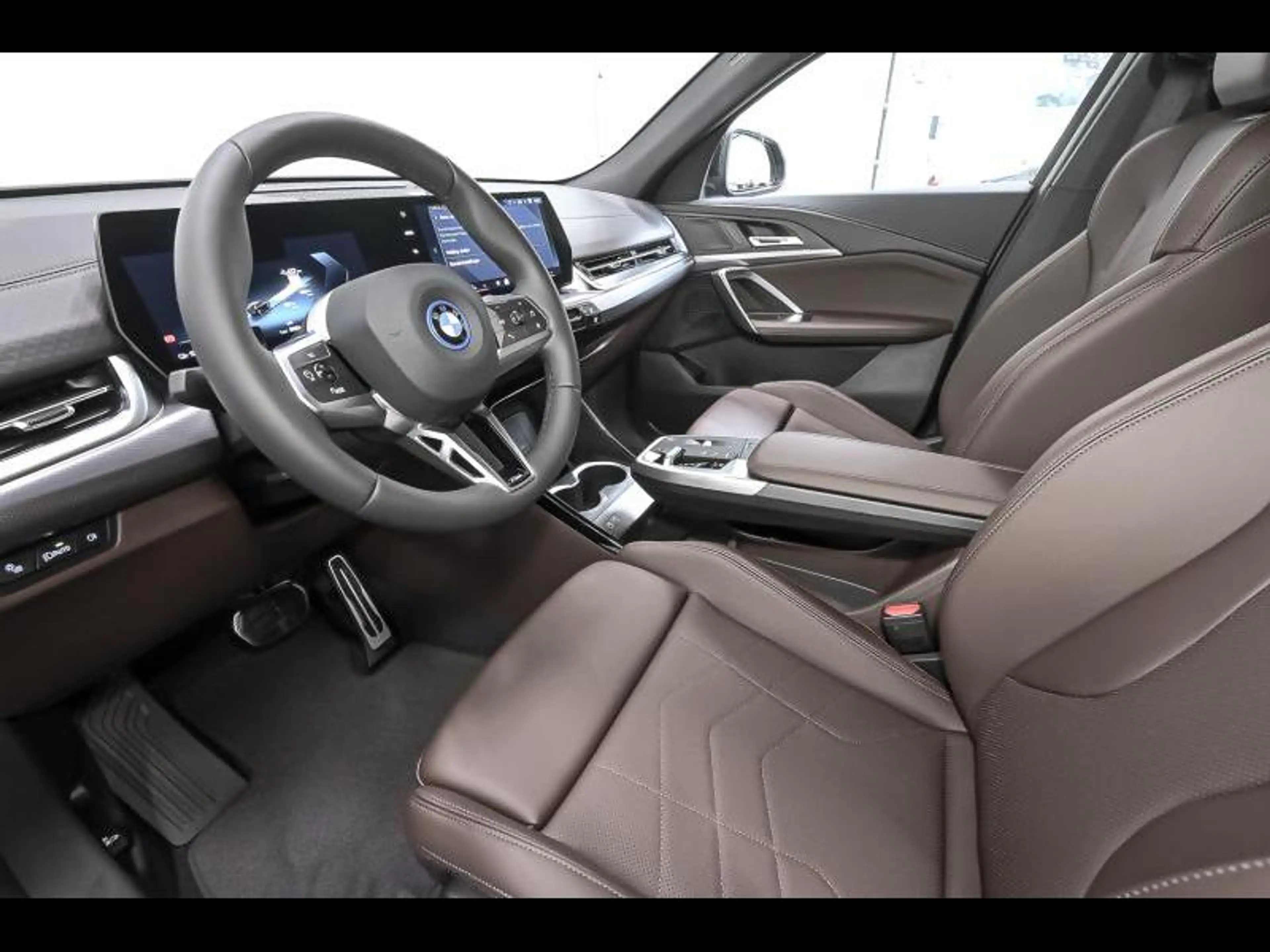 BMW iX2 eDrive20 - Msport|Cam|Comfort|Zetelvw — photo 5