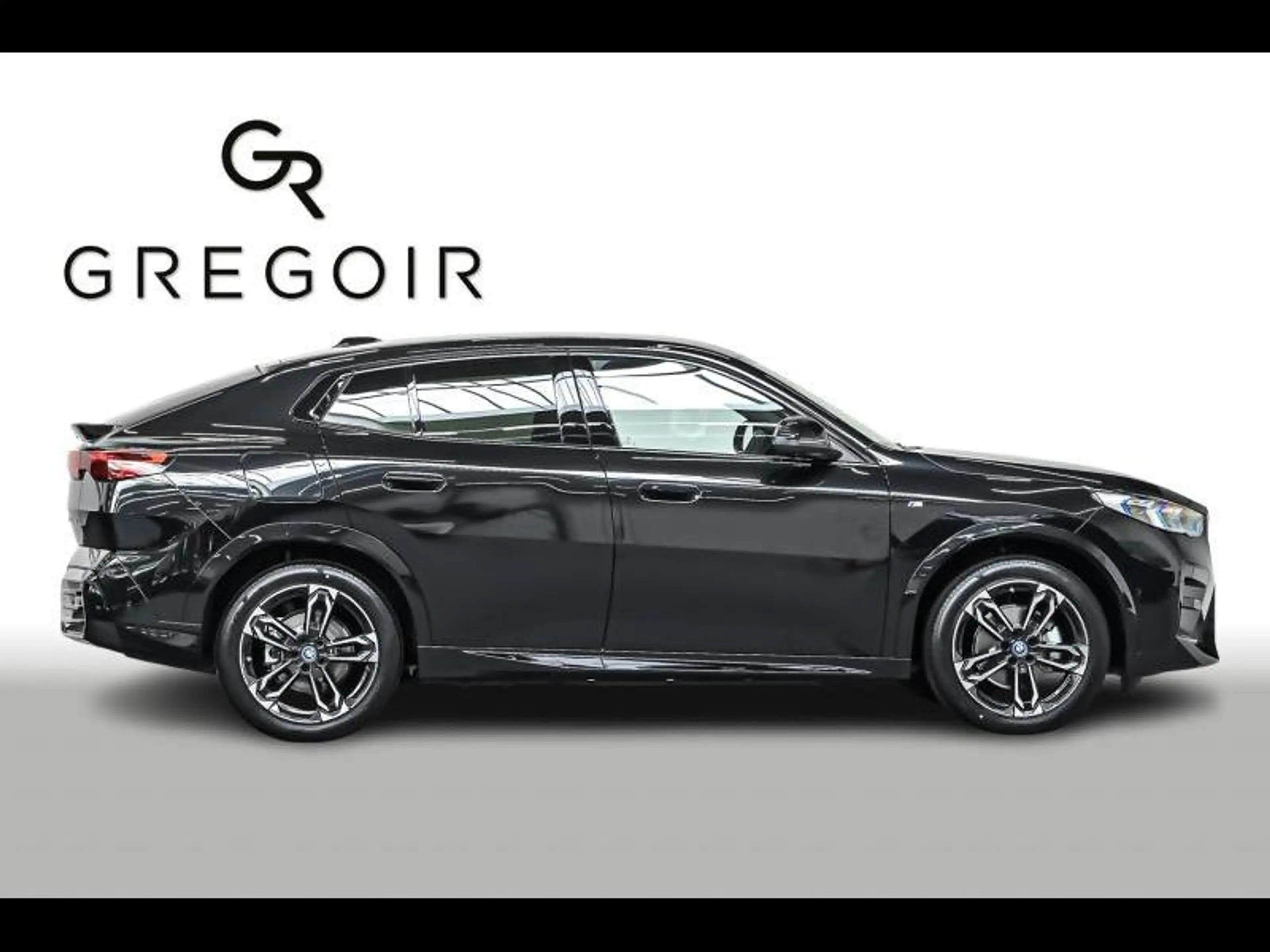 BMW iX2 eDrive20 - Msport|Cam|Comfort|Zetelvw — photo 3
