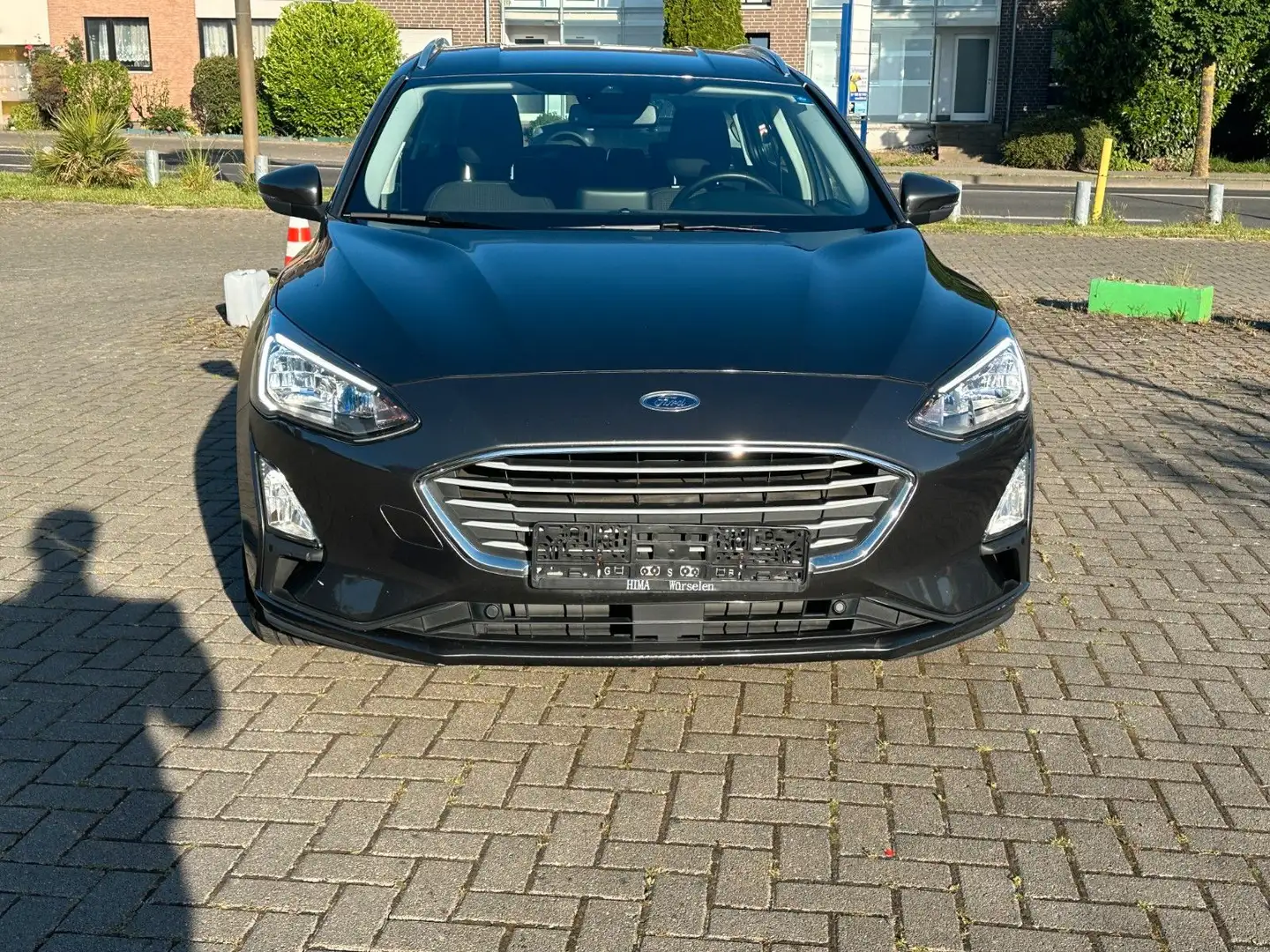 Ford Focus Turnier  *Autom*Navi*Kamera*AHK* Grau - 2