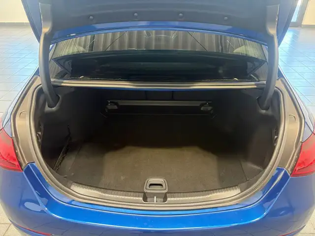 Mercedes-Benz 300 view 6