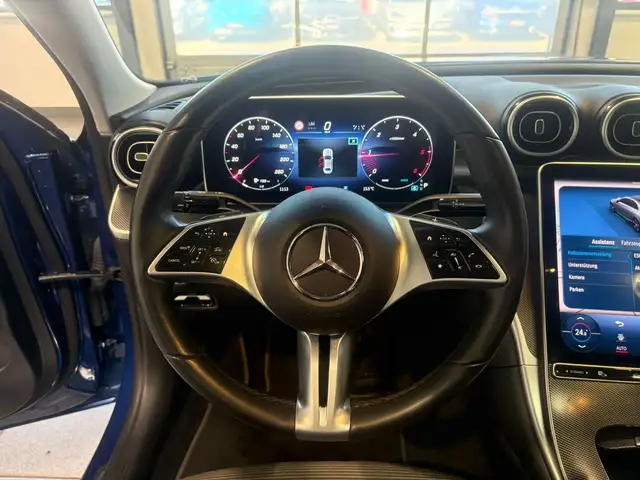 Mercedes-Benz 300 view 10