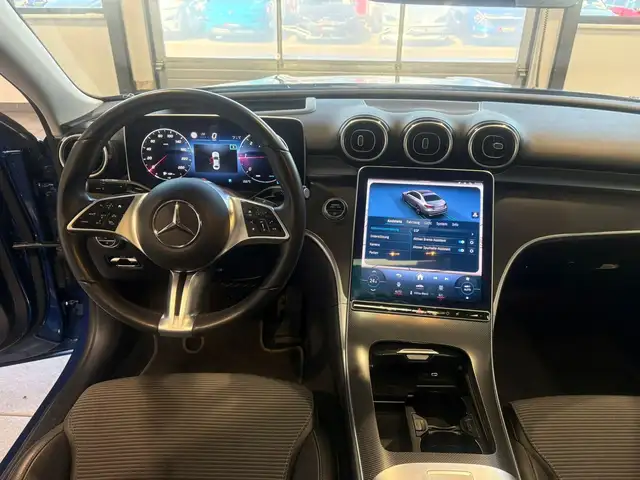 Mercedes-Benz 300 view 9