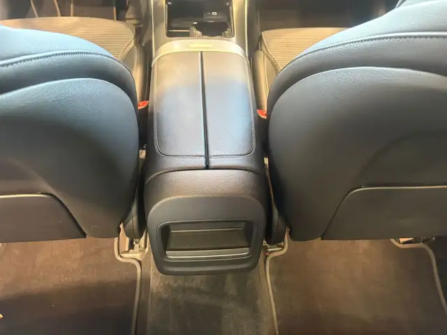 Mercedes-Benz 300 view 13