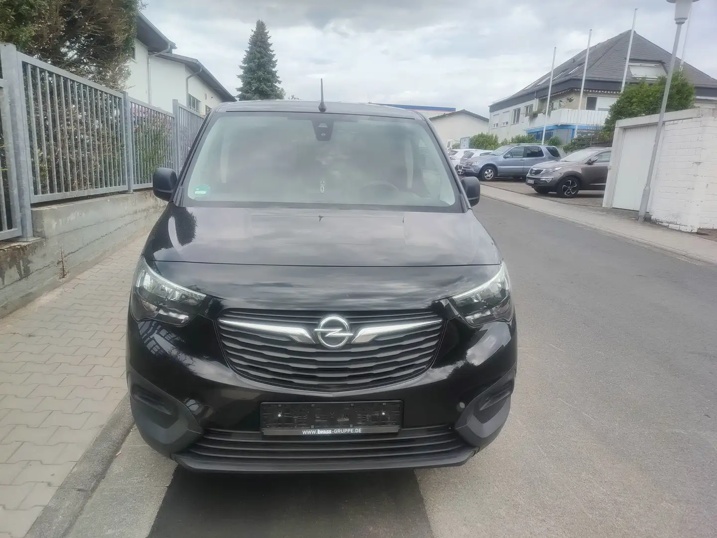 Opel Combo Life 1.2 Turbo Start/Stop Edition Schwarz - 2