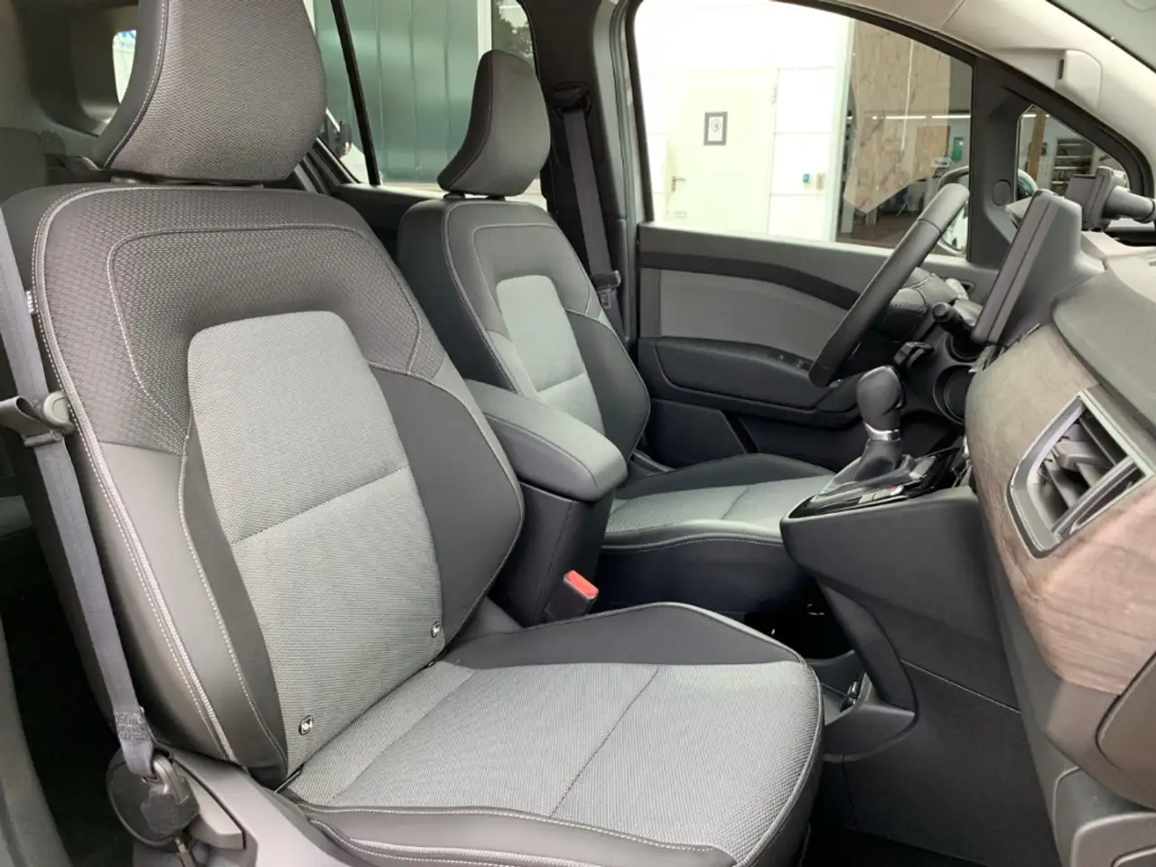 Renault Kangoo TECHNO TCe 130 EDC Techno KLIMA+LED+PDC+DAB+NAVI, миниатюра 25