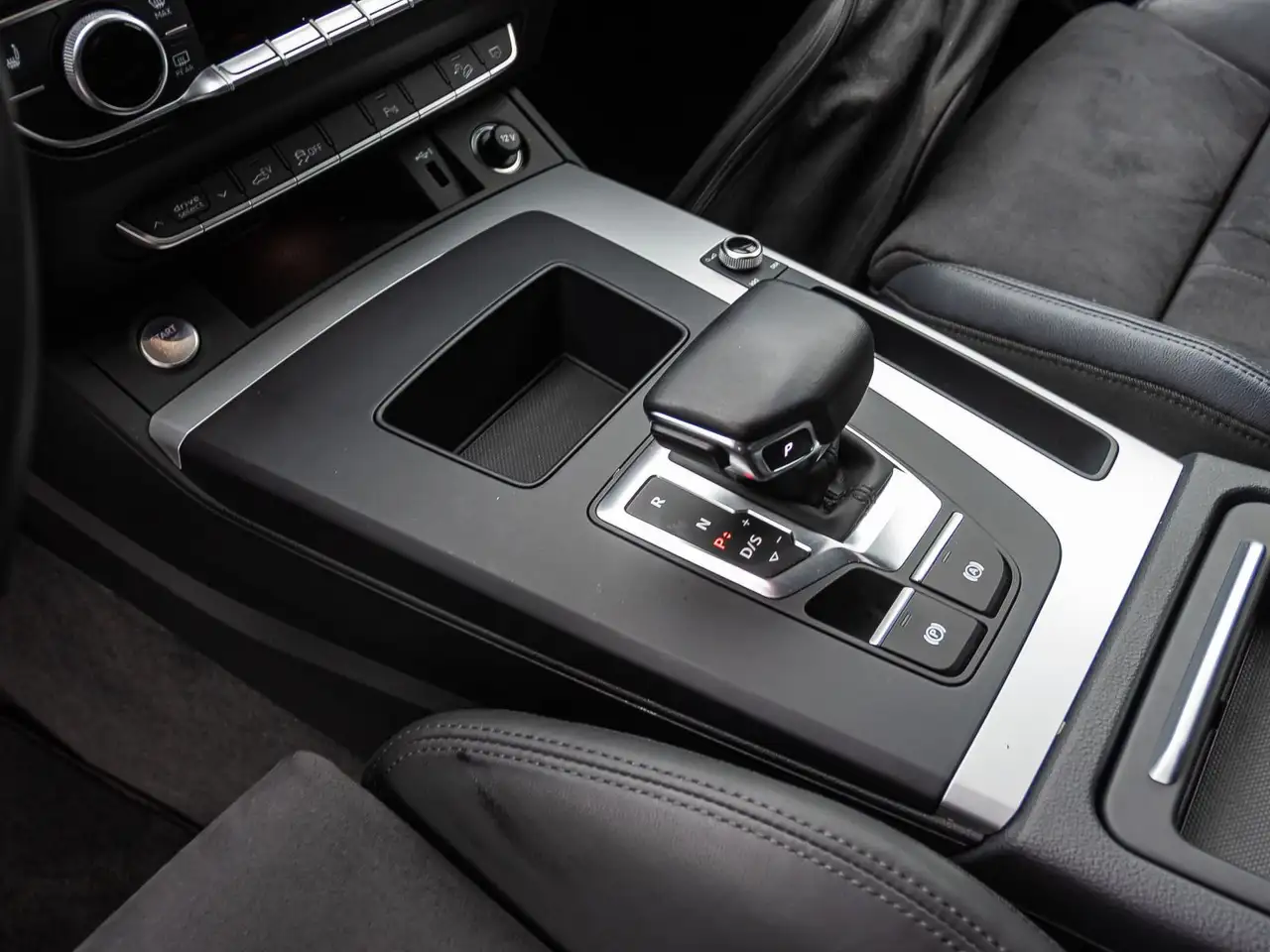 Audi Q5 50TFSI e advanced qu Navi LED Standklima ACC 14
