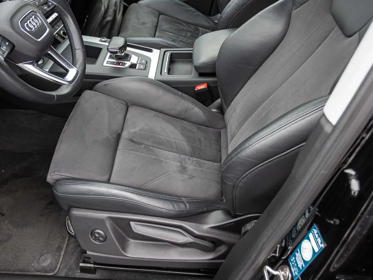Audi Q5 50TFSI e advanced qu Navi LED Standklima ACC 11