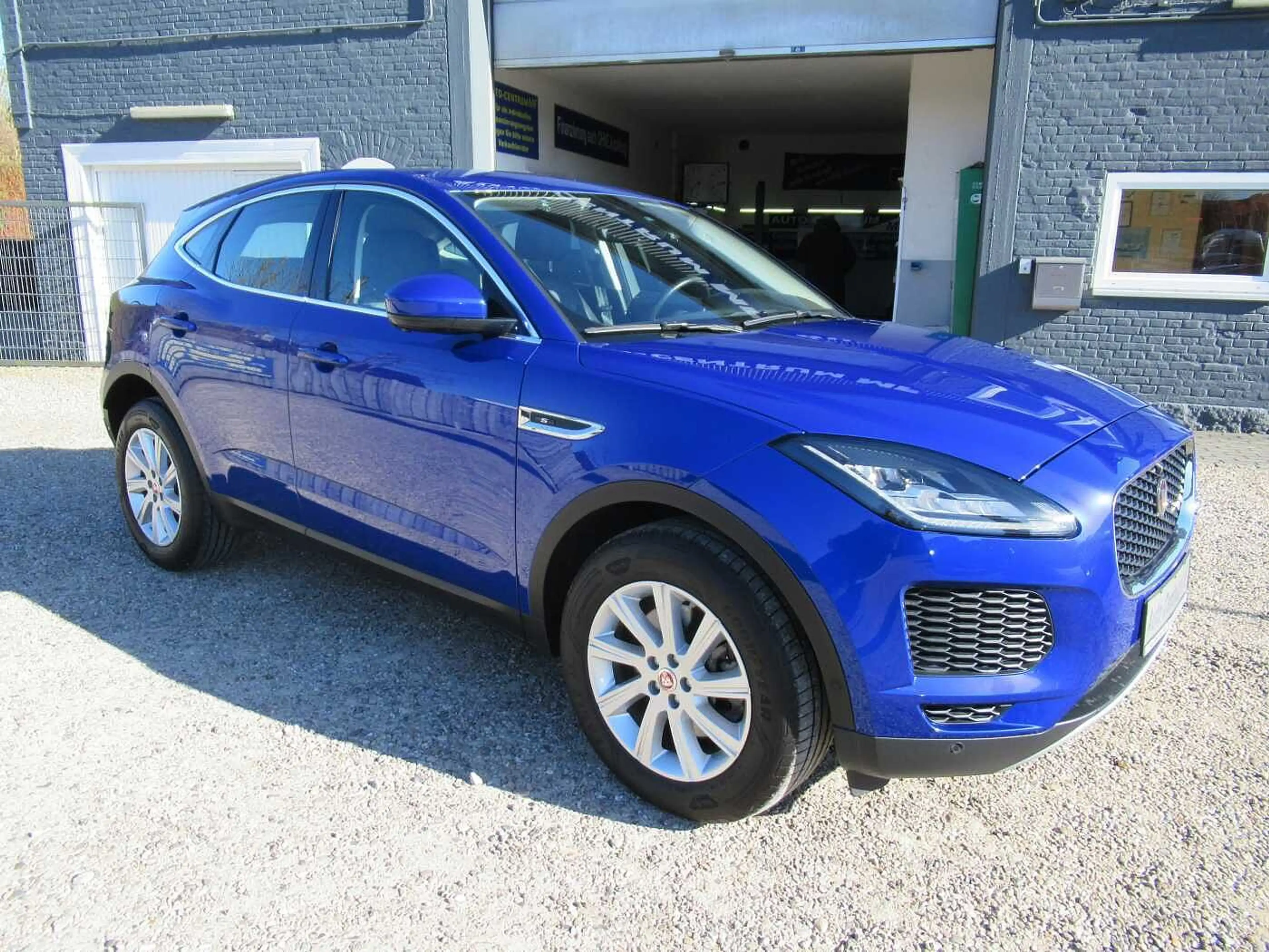 Jaguar E-Pace P200 AWD Aut. R-Dynamic S — photo 3