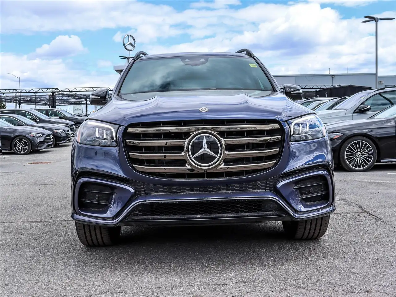 Mercedes-Benz GLS снимка Mercedes-Benz GLS