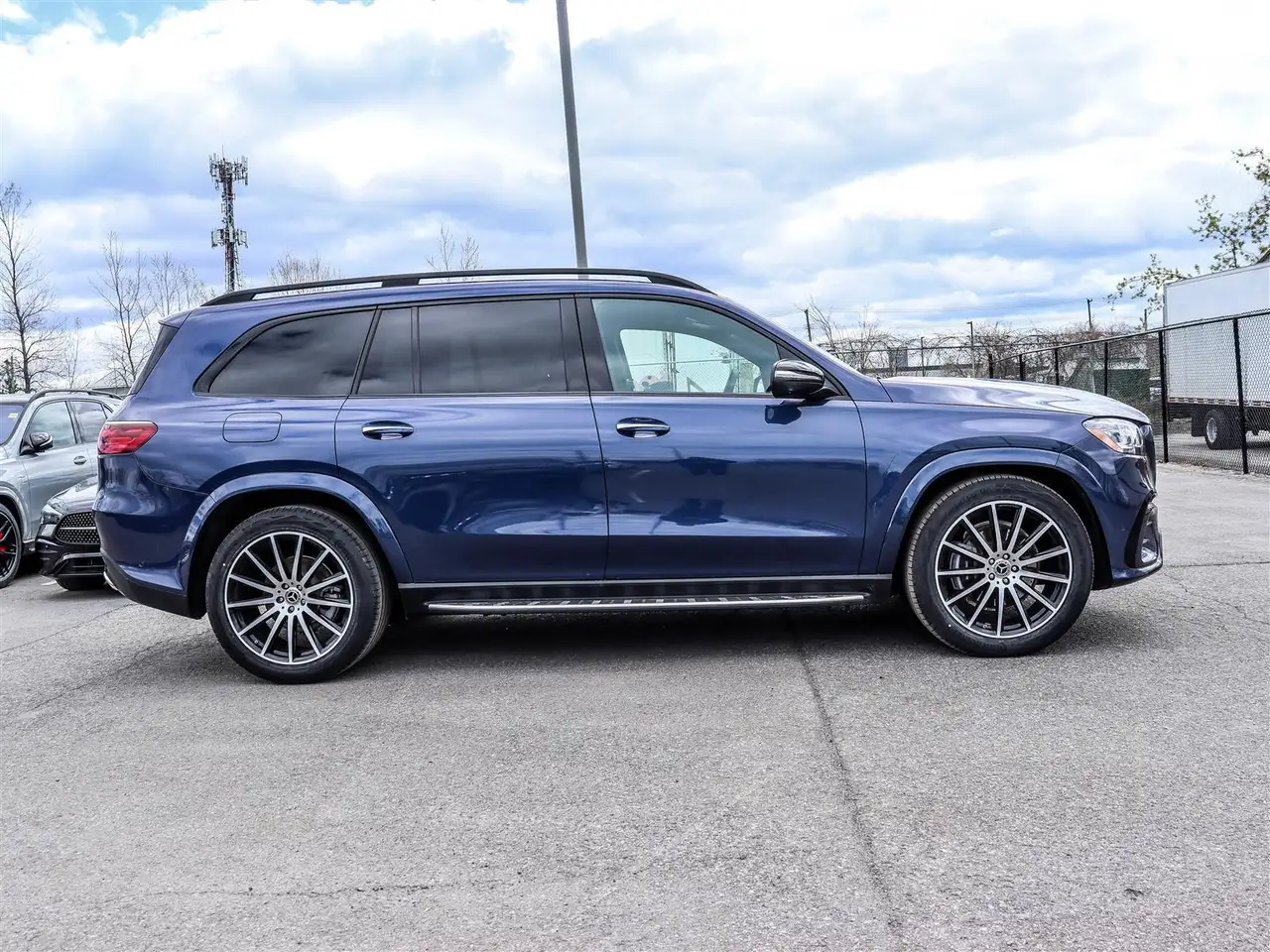 Mercedes-Benz GLS снимка Mercedes-Benz GLS