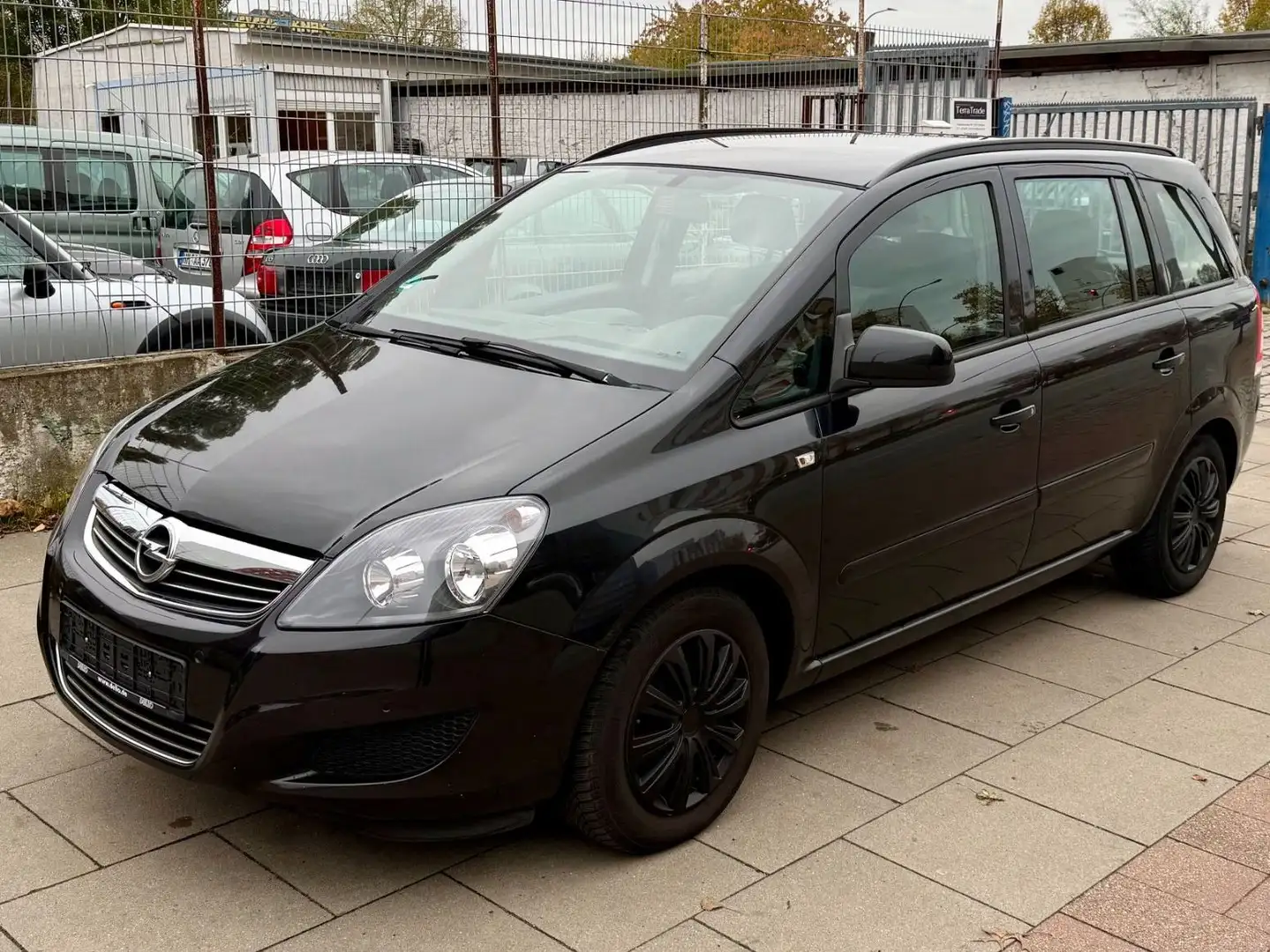 Opel Zafira B Family / TÜV NEU Noir - 2