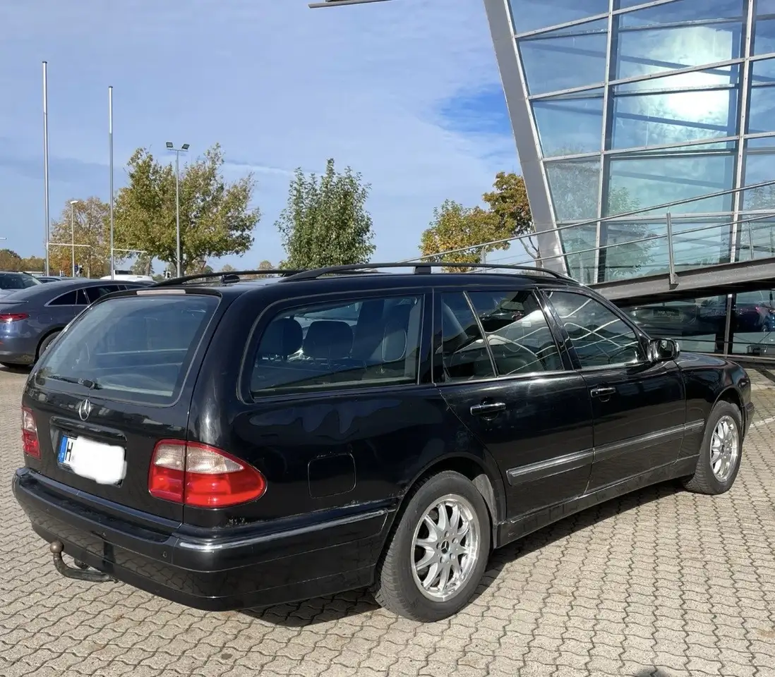 Mercedes-Benz E 320 T Elegance 4-Matic, foto 9