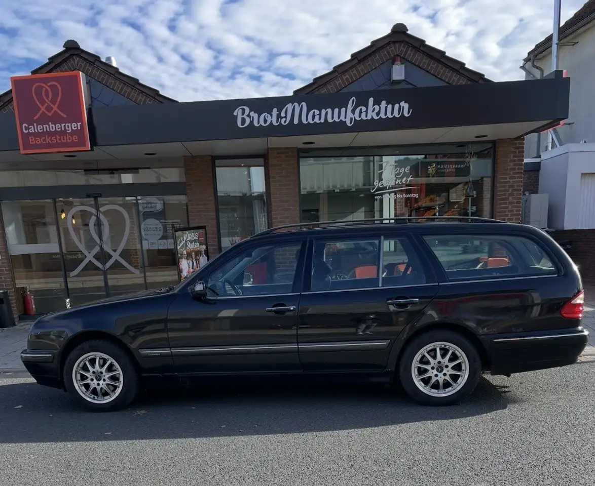 Mercedes-Benz E 320 T Elegance 4-Matic, foto 7