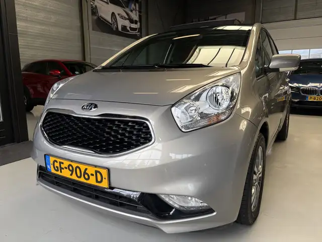 Kia Venga 1.4 CVVT ExecutiveLine Camera, Navi, Schuif / kant