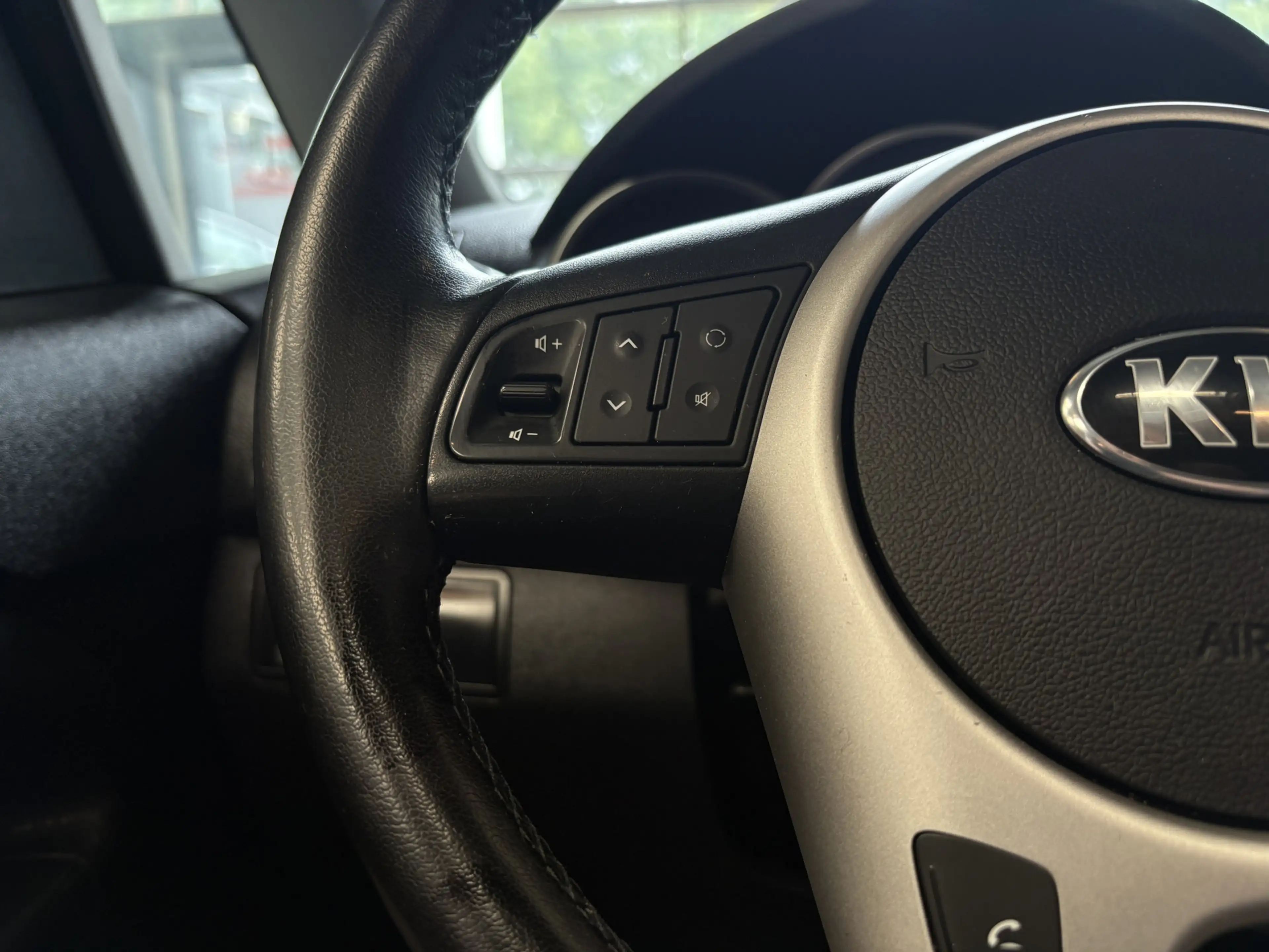 Kia Venga 1.4 CVVT ExecutiveLine Camera, Navi, Schuif / kant — photo 23