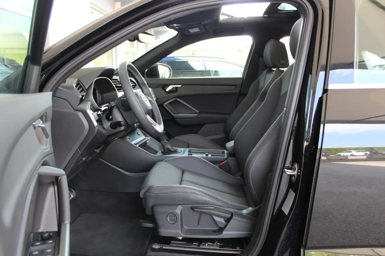 Audi Q3 SPB 35 TDI S tronic S LINE Edition Nero - 2