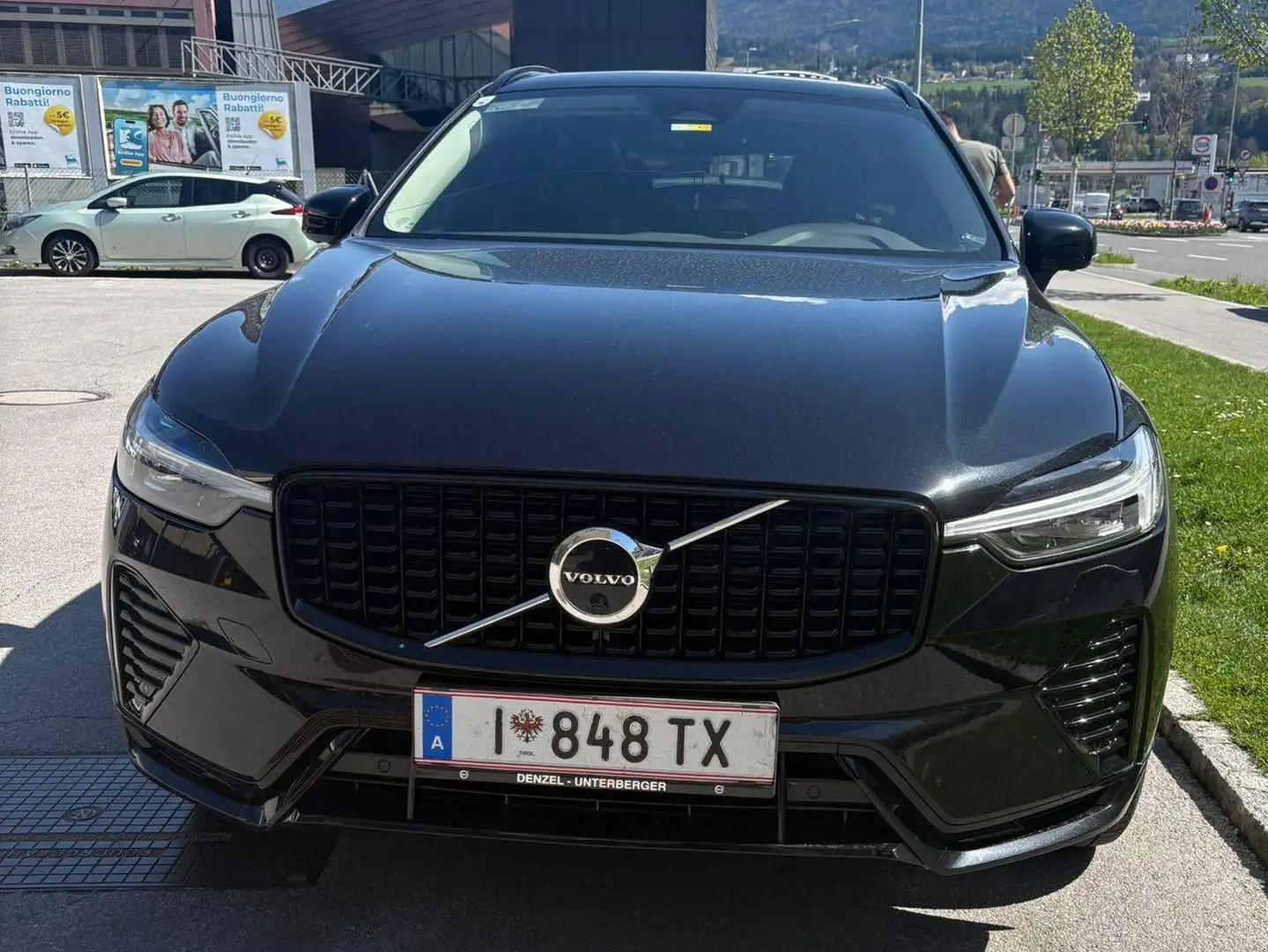 Volvo XC60 XC60 B4 Plus Dark AWD Geartronic Plus Dark Schwarz - 1