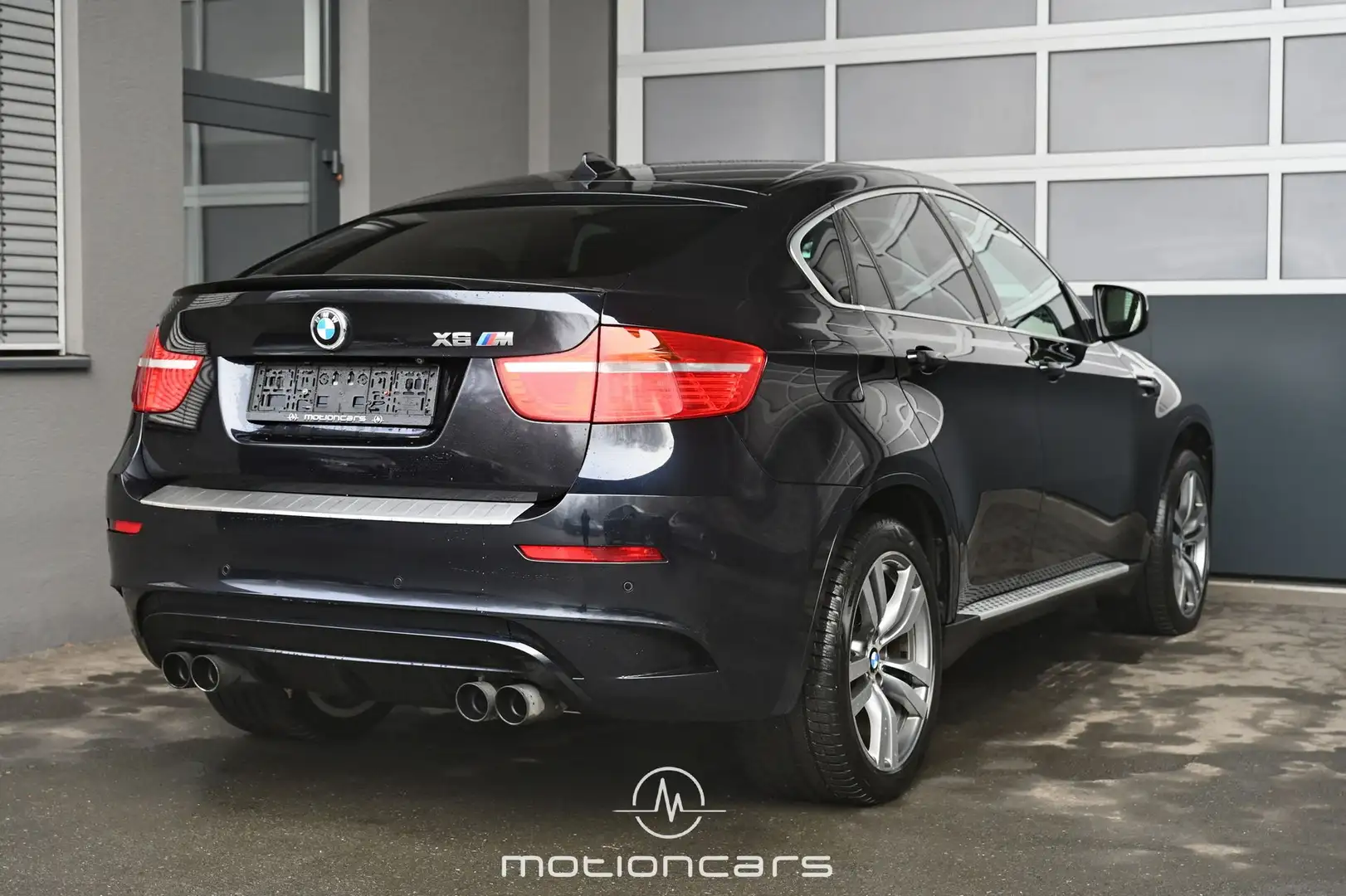 BMW X6 M Schwarz - 2
