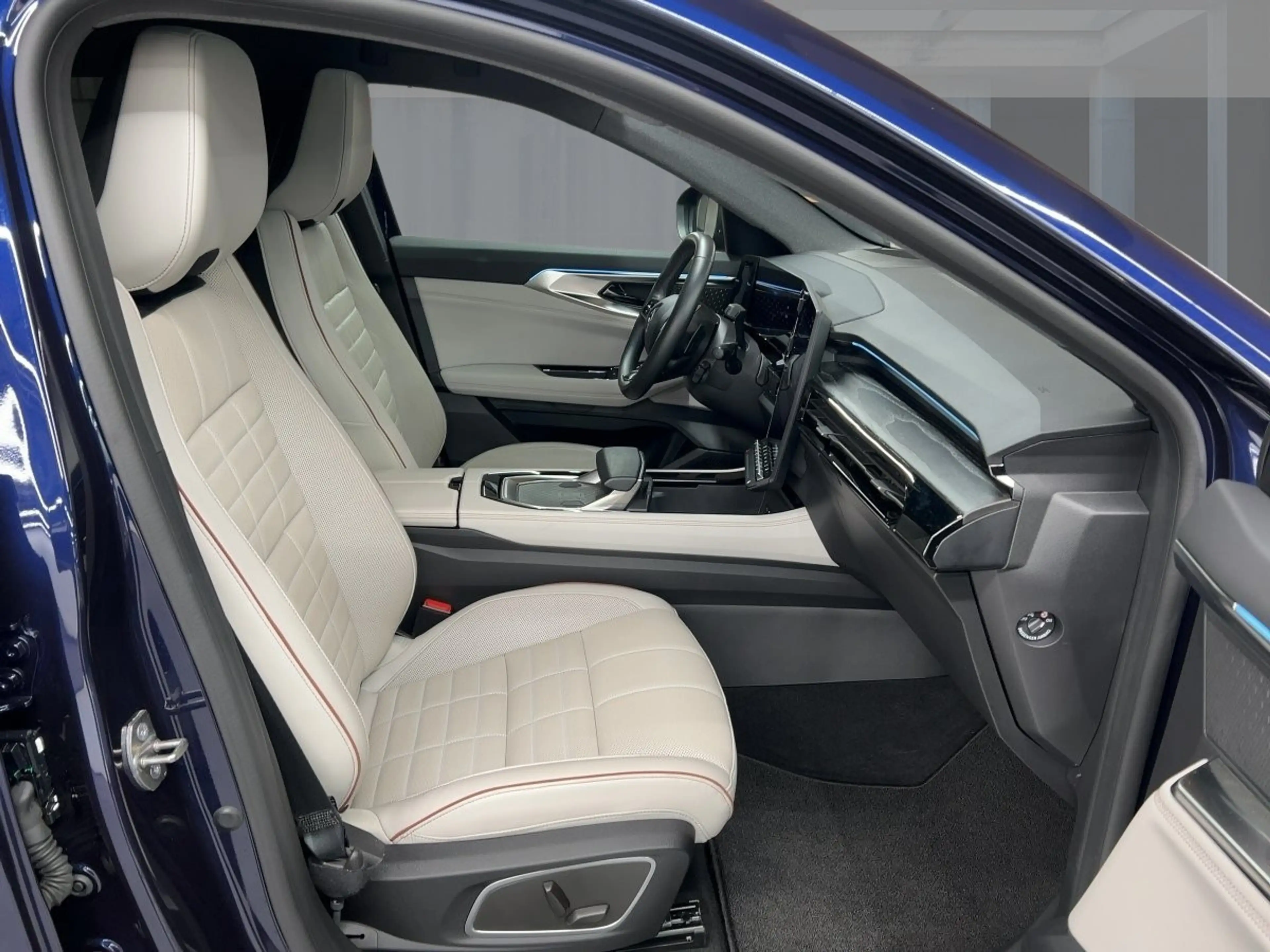 Renault Espace ICONIC E-TECH FULL HYBRID 200 PANORAMADACH — photo 8