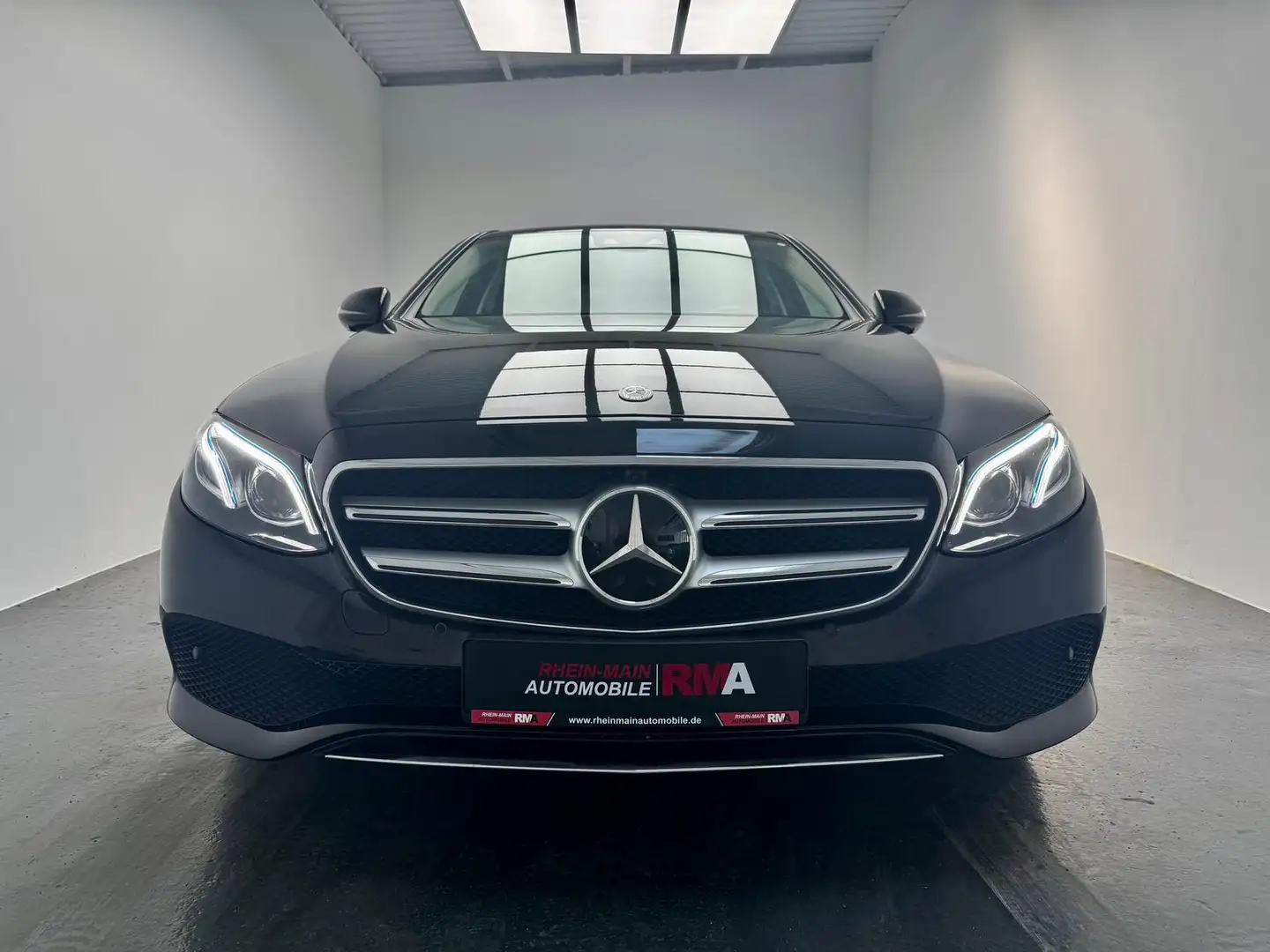 Mercedes-Benz E 350 3.0+LED+360°.+VIRTUELL+MEMORY+ACC+KEYLESS+ Schwarz - 2