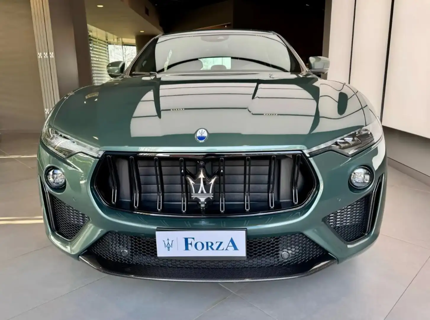 Maserati Levante Levante 3.8 V8 Trofeo 580cv auto Groen - 2