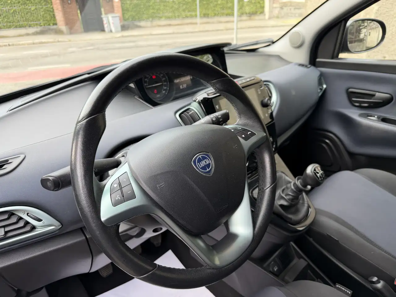Lancia Ypsilon 2023 — фото 6