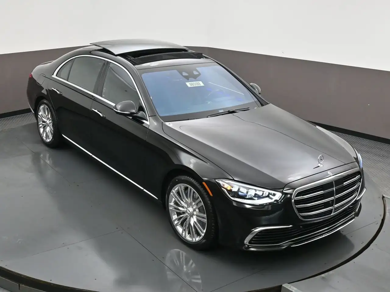 Mercedes-Benz S-Class снимка Mercedes-Benz S-Class