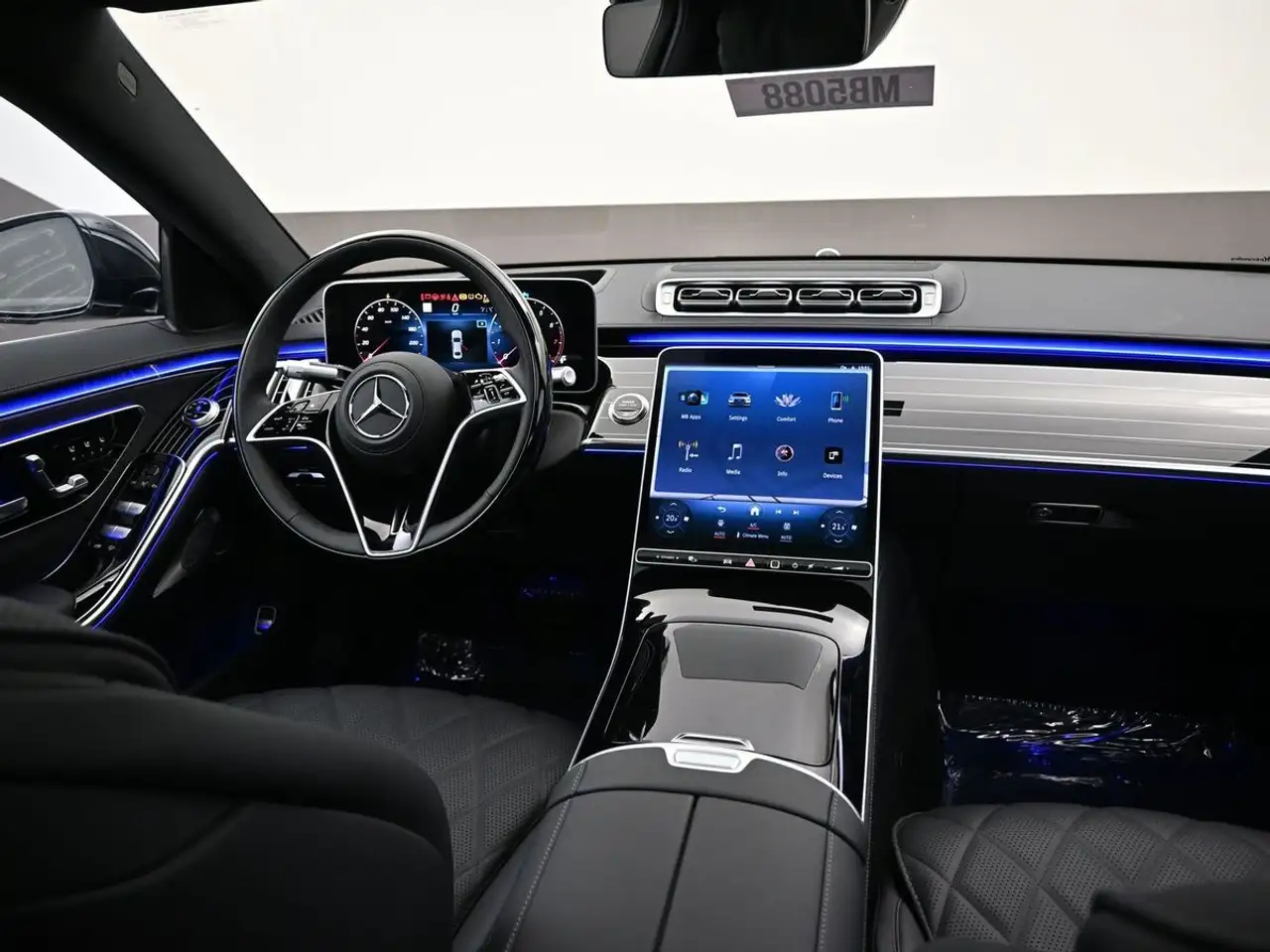 Mercedes-Benz S-Class снимка Mercedes-Benz S-Class