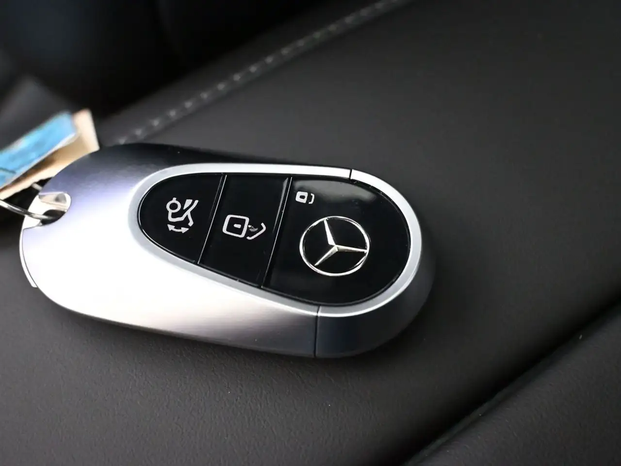 Mercedes-Benz S-Class снимка Mercedes-Benz S-Class