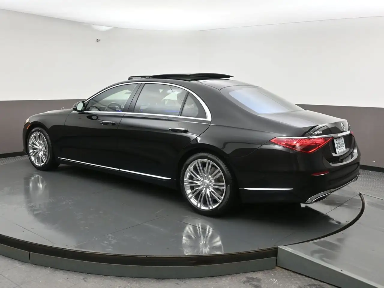 Mercedes-Benz S-Class снимка Mercedes-Benz S-Class