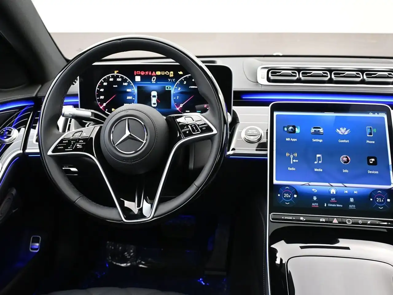 Mercedes-Benz S-Class снимка Mercedes-Benz S-Class