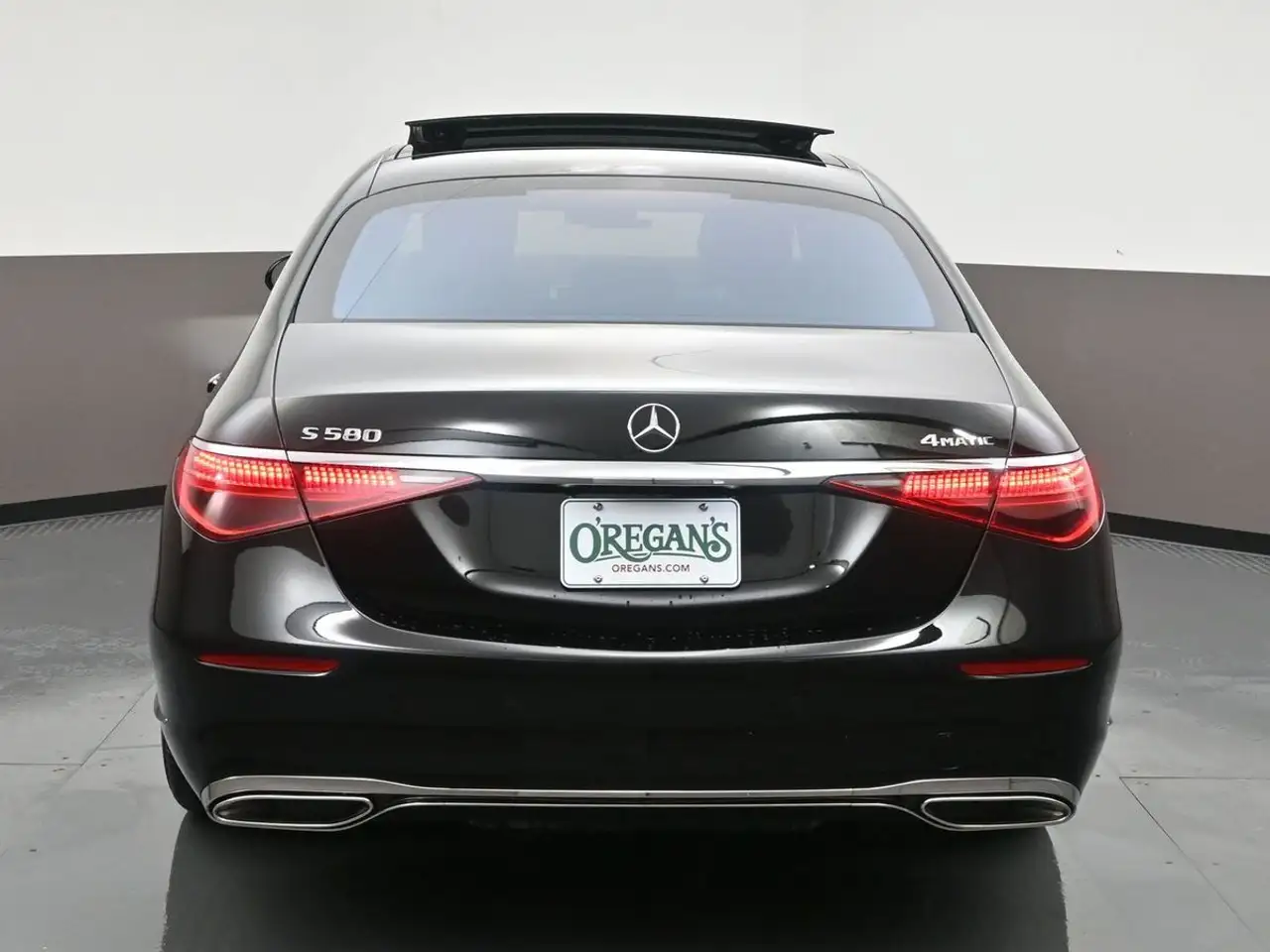 Mercedes-Benz S-Class снимка Mercedes-Benz S-Class