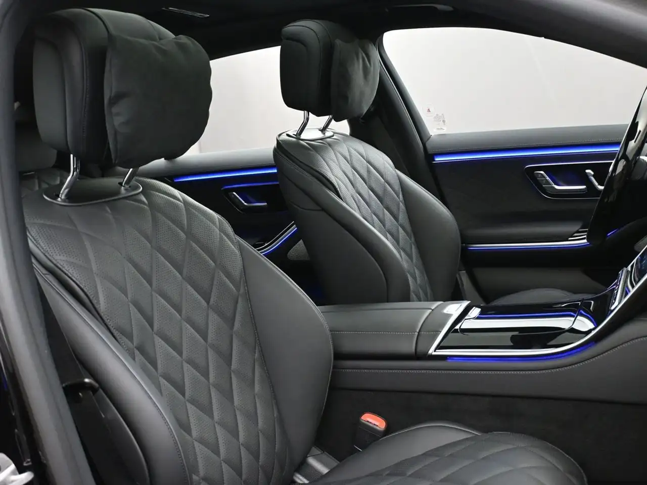 Mercedes-Benz S-Class снимка Mercedes-Benz S-Class